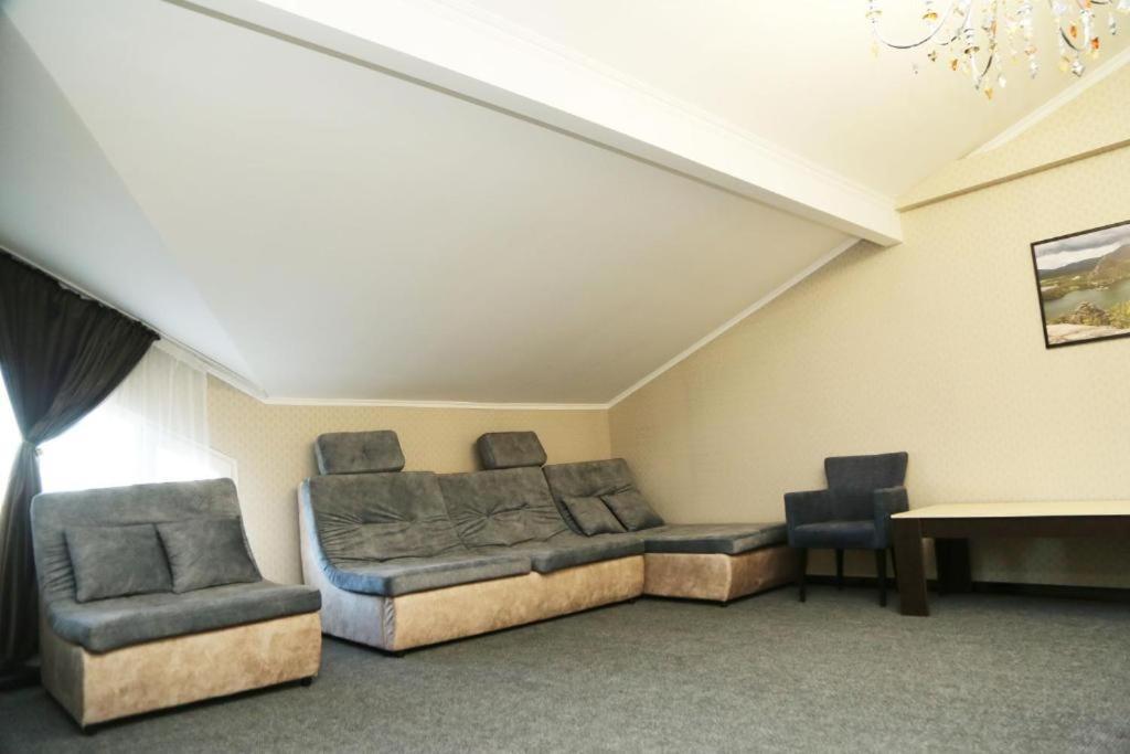 Korkem Tau Hotel Astana Buitenkant foto