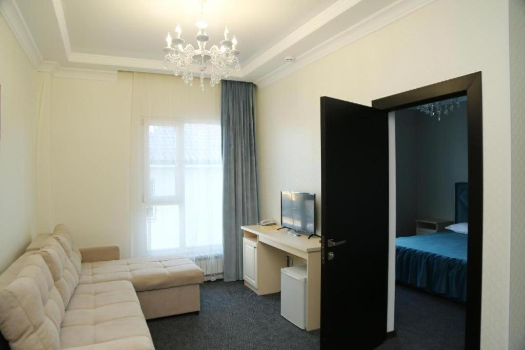 Korkem Tau Hotel Astana Buitenkant foto